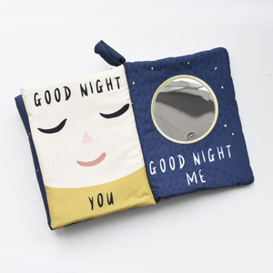interior do livro de tecido para bebés "Goodnight you, Goodnight me"