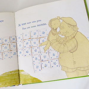 Interior do livro interativo infantil "O meu nome é..."