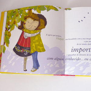 Representação do abraço no Livro infantil que celebra os pequenos gestos de carinho "Um livro para ti"