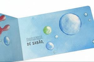 Interior do livro infantil "Bolinha de sabão" 