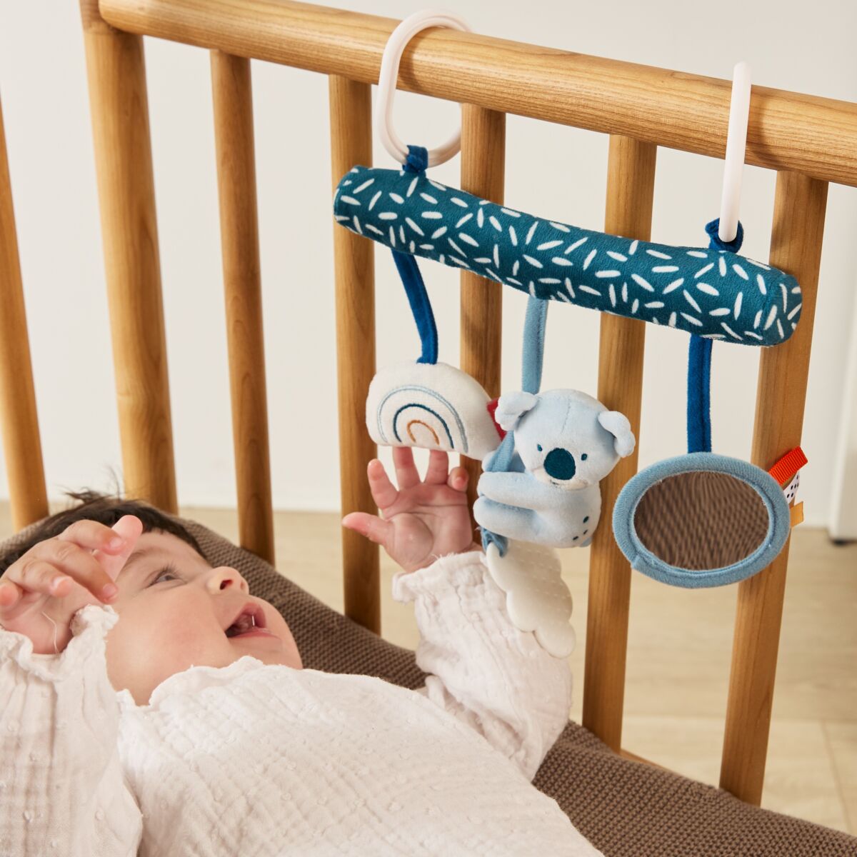 Brinquedo de Pendurar com Atividades Sensoriais para Bebé - Coala | Miniland