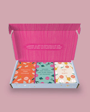  Interior da caixa do Jogo "Kit Famílias Felizes" para Fortalecer os Laços Familiares da The Happy Gang