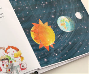 interior do livro infantil "Onde está a lua?" 