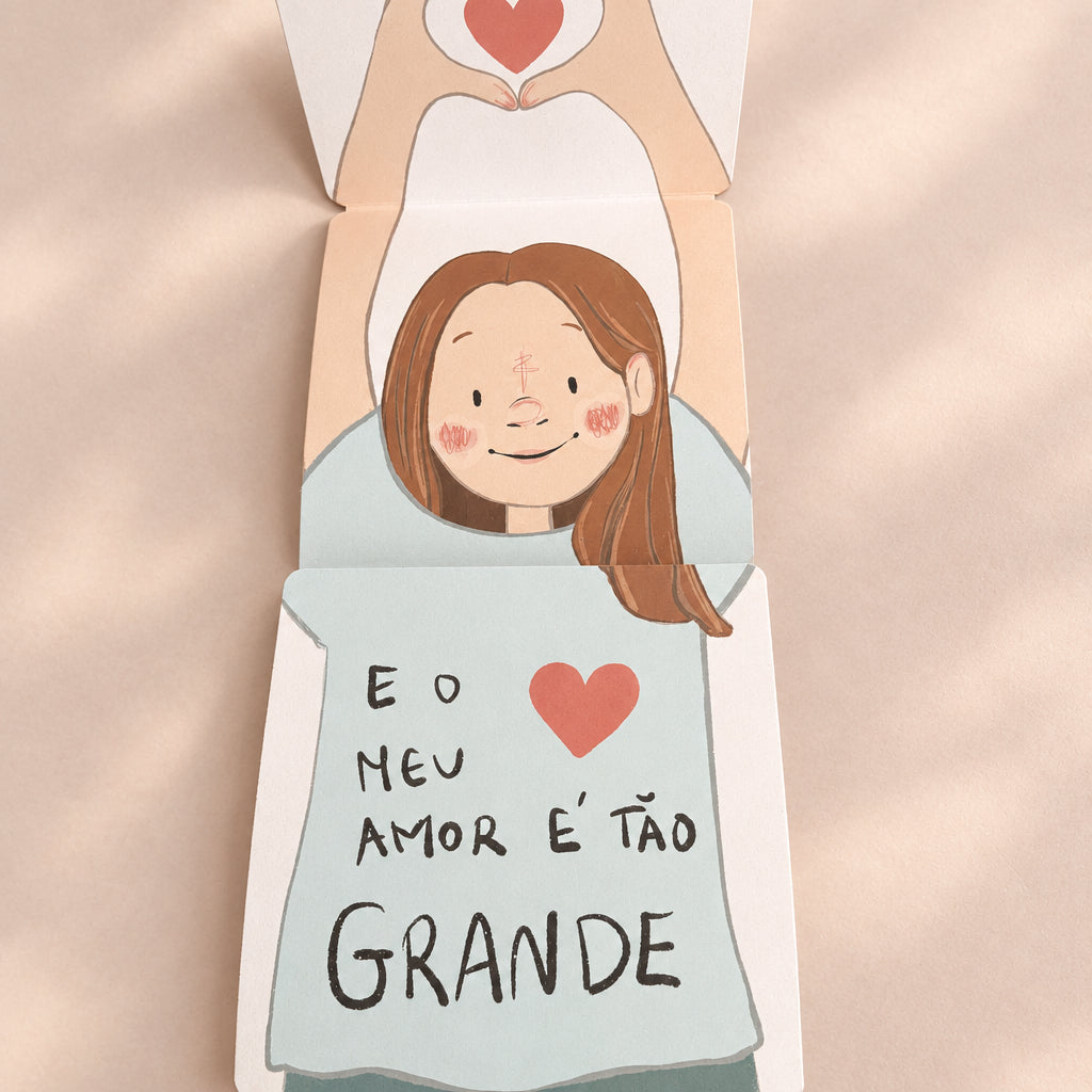 Livro desdobrável "Tenho um Coração Pequenino" - Leitura ligada à música e à repetição
