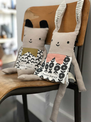 Peluches para bebé em forma de coelho e urso interativo e 100% algodão orgânico